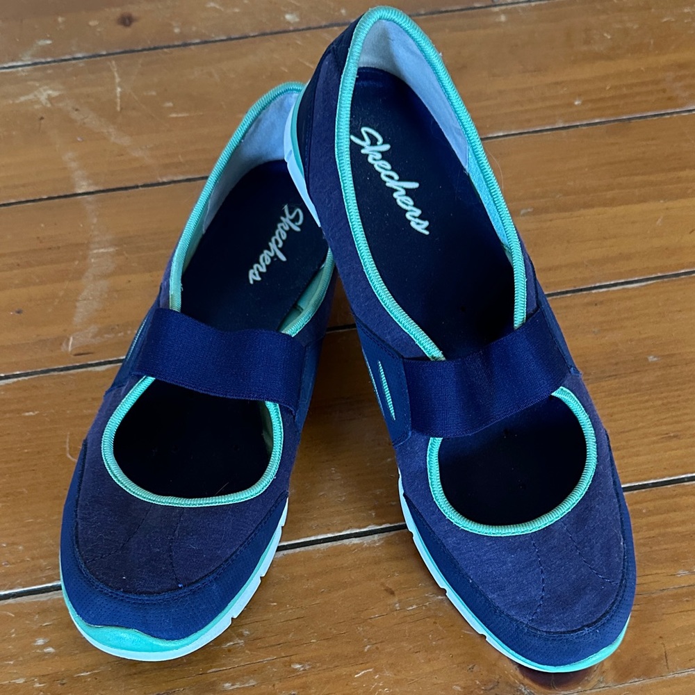 Skechers Mary Janes casual athleisure sneakers slip on shoes EUC